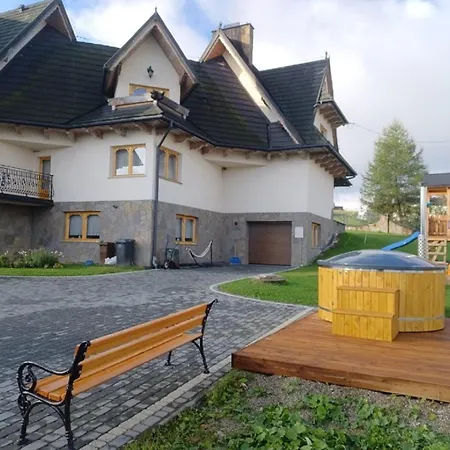 לינה וארוחת בוקר Podhalanski Dworek Z Jacuzzi Leśnica