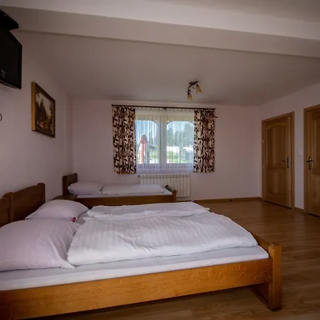 Podhalanski Dworek Z Jacuzzi Oda ve Kahvaltı 3*