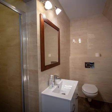 Oda ve Kahvaltı Podhalanski Dworek Z Jacuzzi 3*