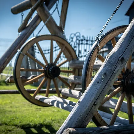 Podhalanski Dworek Z Jacuzzi לינה וארוחת בוקר Leśnica