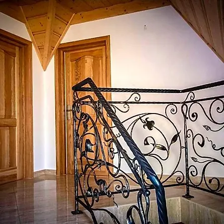 Podhalanski Dworek Z Jacuzzi Panzió 3*