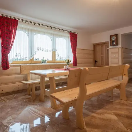 לינה וארוחת בוקר Podhalanski Dworek Z Jacuzzi Leśnica