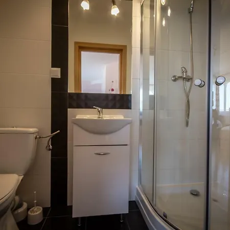 Podhalanski Dworek Z Jacuzzi Bed and Breakfast 3*