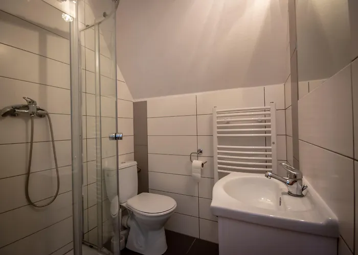 Podhalanski Dworek Z Jacuzzi Bed & Breakfast 3*