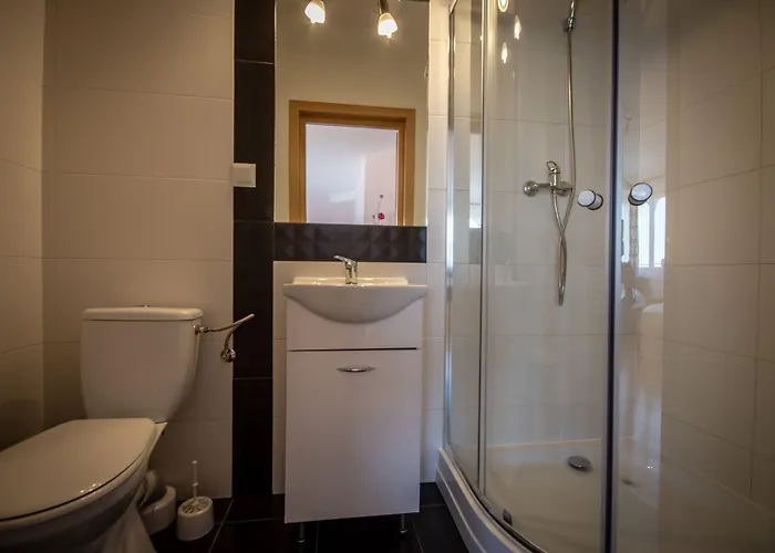 Podhalanski Dworek Z Jacuzzi Bed & Breakfast Leśnica