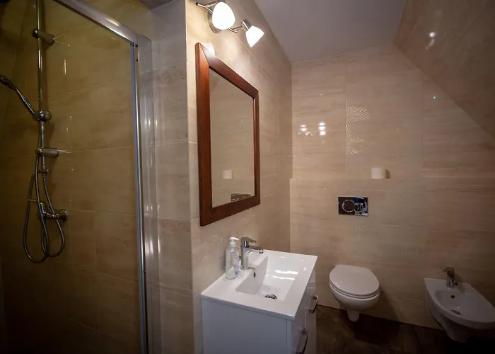 Bed & Breakfast Podhalanski Dworek Z Jacuzzi 3*